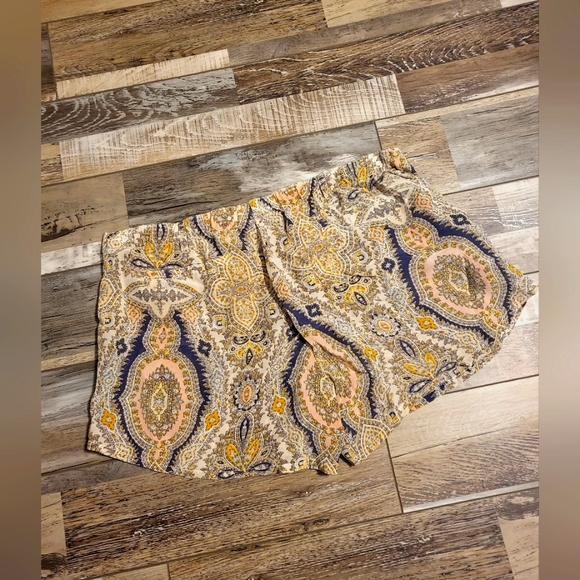NWOT - Gypsy 05 SZ M silk shorts - Picture 2 of 3